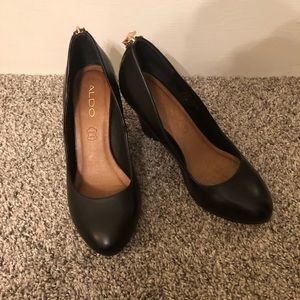 Black Aldo Wedges